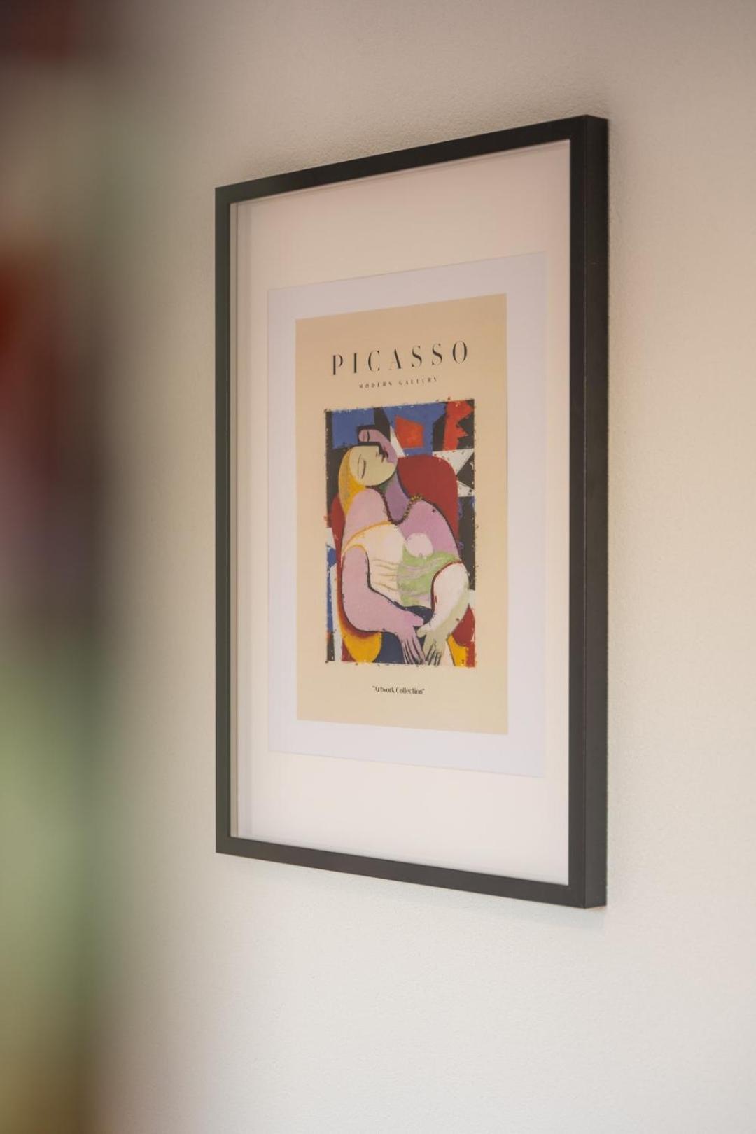 Apartment Special Cuatro Picasso Basel, Bahnhof Grossbasel 10-star *